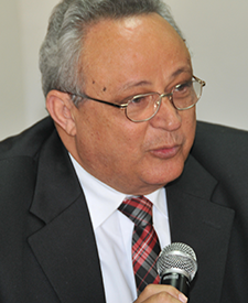 أحمد زايد	